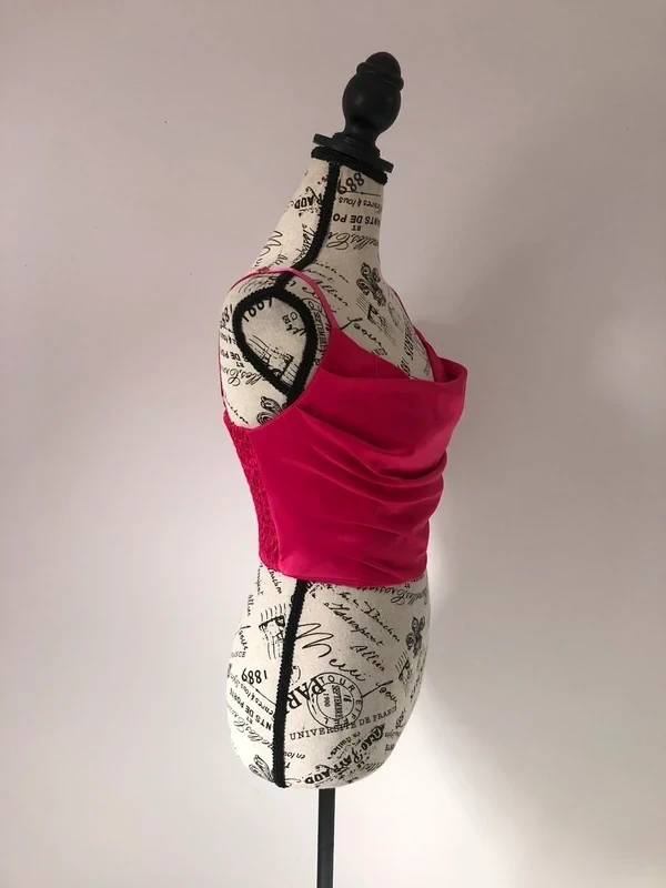 🌸 Satin Fuchsia Strappy Top - Estimated Size S/M - Very Good Condition – photo 7